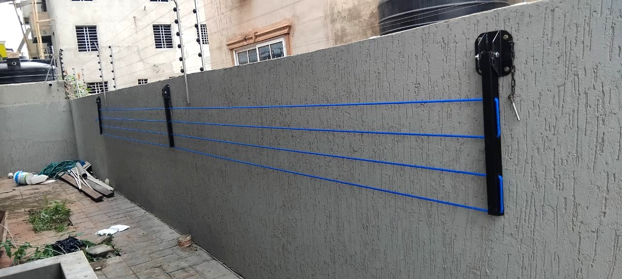Downward-folding drying line — 4 lines, 3 poles
