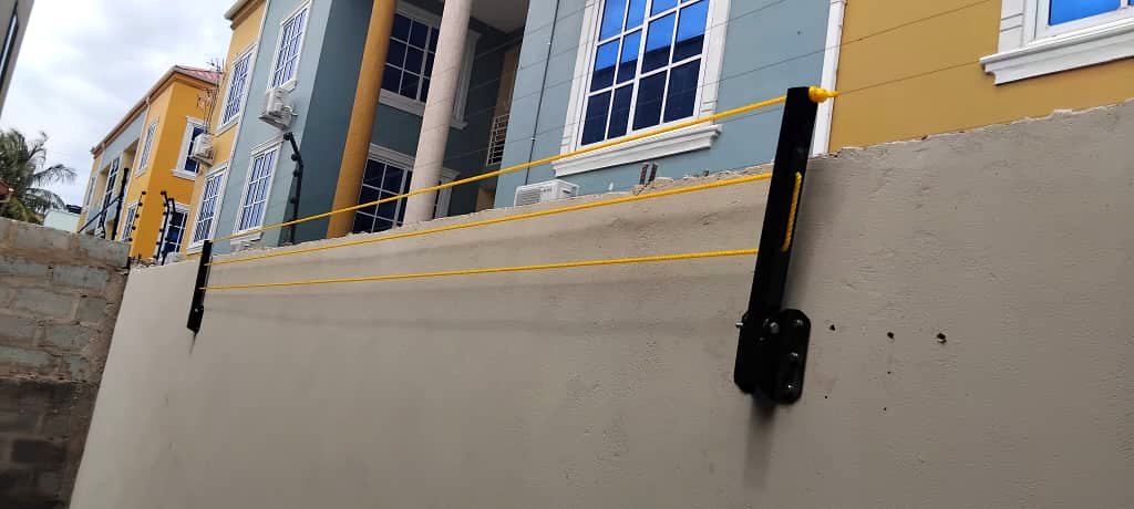 Upward-folding drying line — 3 lines, 2 poles